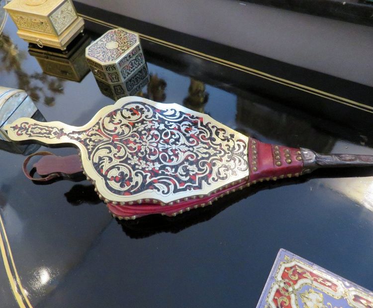 Kaminbalg mit Boulle-Intarsien aus der Zeit Napoleons III.