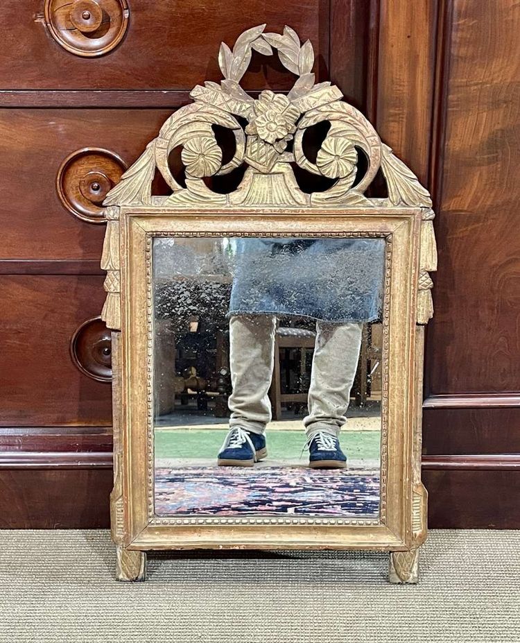 Specchio in legno dorato Luigi XVI del XVIII secolo