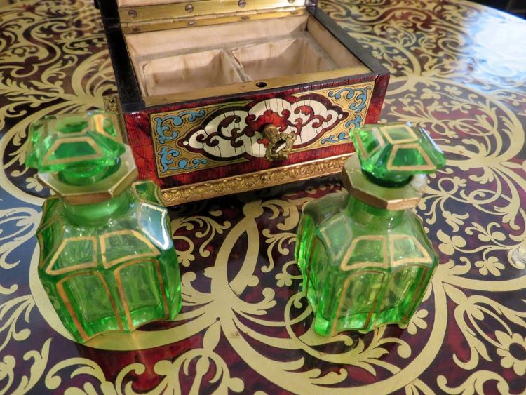 Scatola profumiera in intarsio Boulle su tutti i lati, d’epoca Napoleone III
