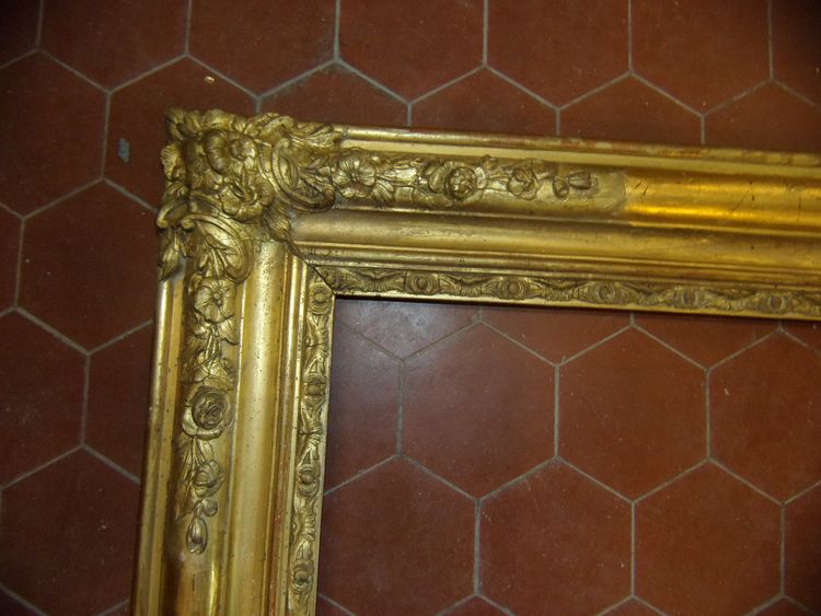 Large 19th century frame, in gilded wood.