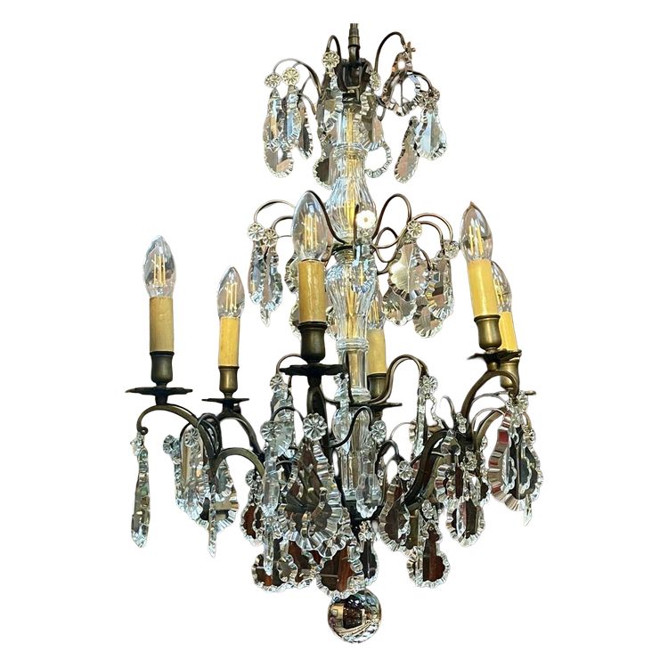 Lampadario a sei luci in bronzo e cristallo tagliato, inizio XX secolo.