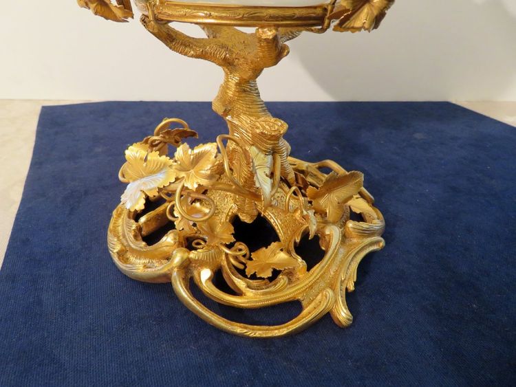 Centre de Table  Coupe en Bronze doré et opaline XIXéme