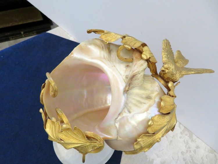 Napoleon III 19th-century gilt-bronze shell and bird trinket dish