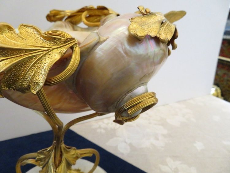 Napoleon III 19th-century gilt-bronze shell and bird trinket dish