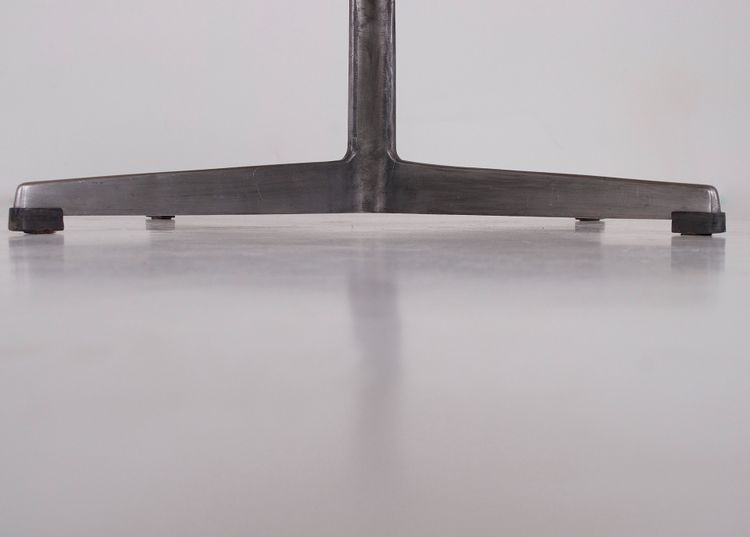 Fauteuil Swan en Cuir – Arne Jacobsen