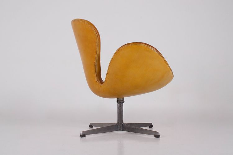 Fauteuil Swan en Cuir – Arne Jacobsen