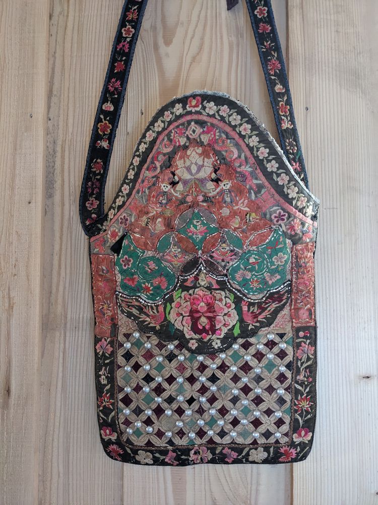 Plastron brodé de L'Himalya