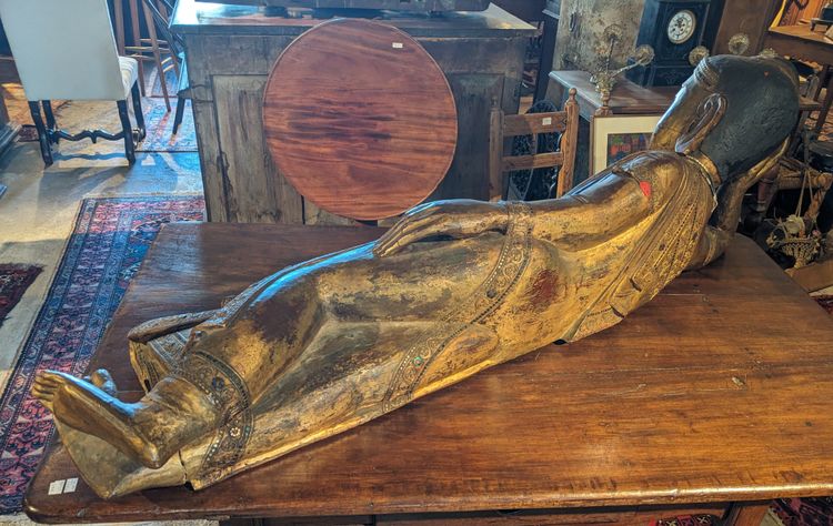 Ein großer burmesischer Buddha