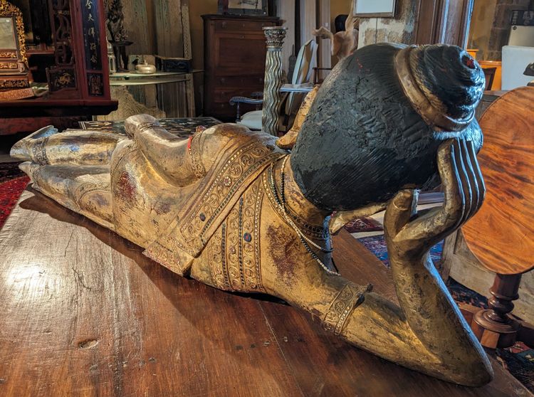 Ein großer burmesischer Buddha