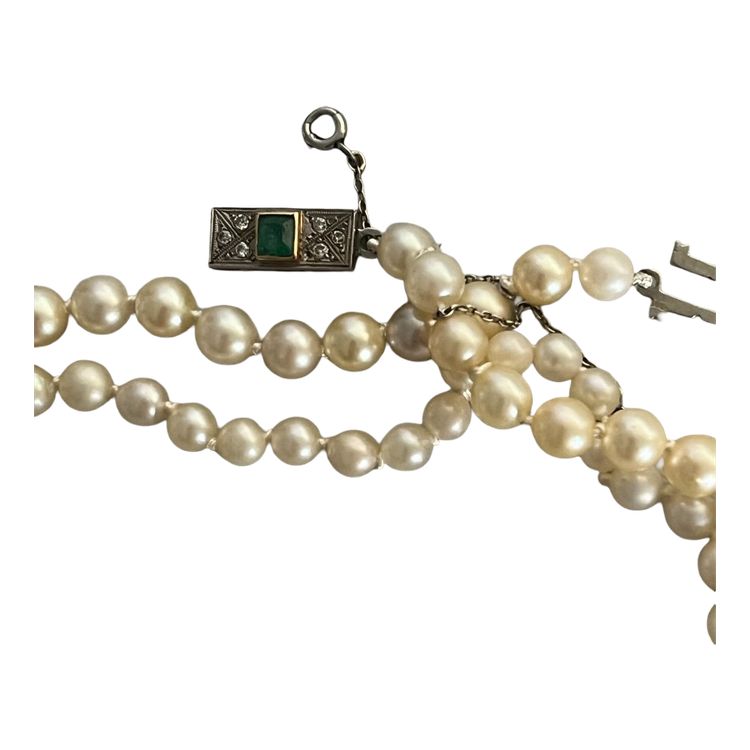 288- Collier Perles Akoya 2 Rangs Fermoir Or Gris Emeraude Diamants