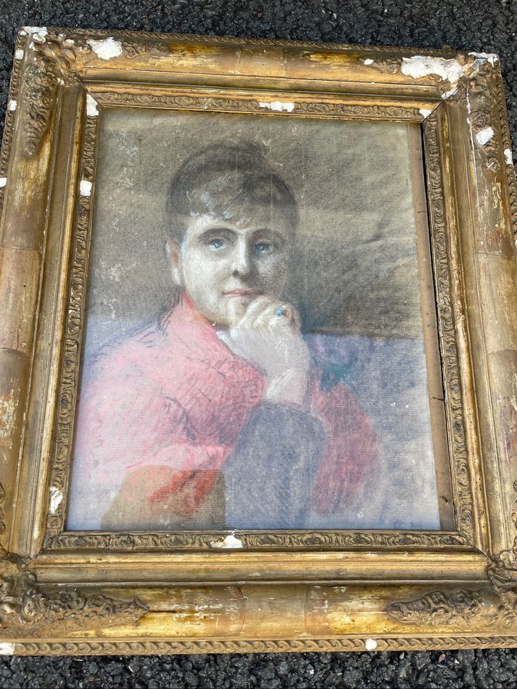 Jeune fille à la robe rouge 