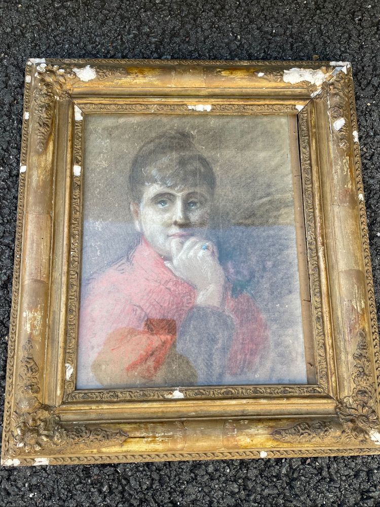 Jeune fille à la robe rouge 