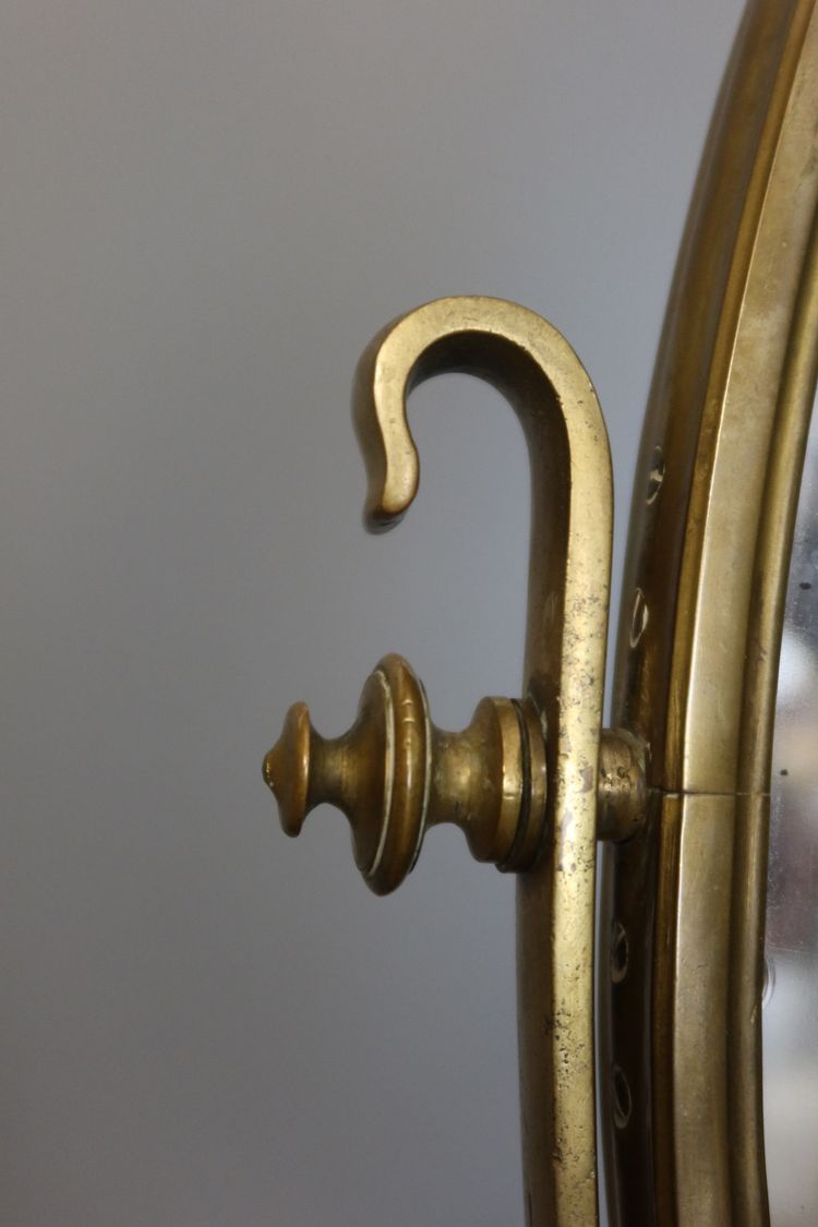 Specchio bifacciale in bronzo