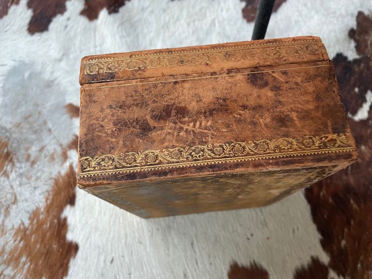 Coffret à bijoux XViII eme en cuir 