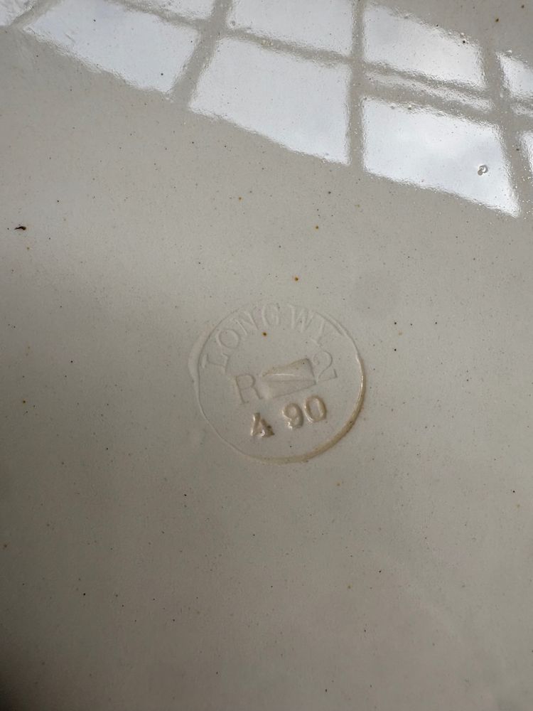 Coppia di piatti in porcellana Longwy - disegno di uccelli e paesaggi - doratura a rilievo