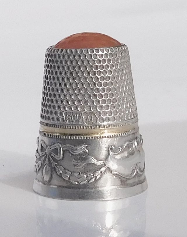 Dé à coudre ancien en argent massif avec calotte en pierre nécessaire couture fin XIXe