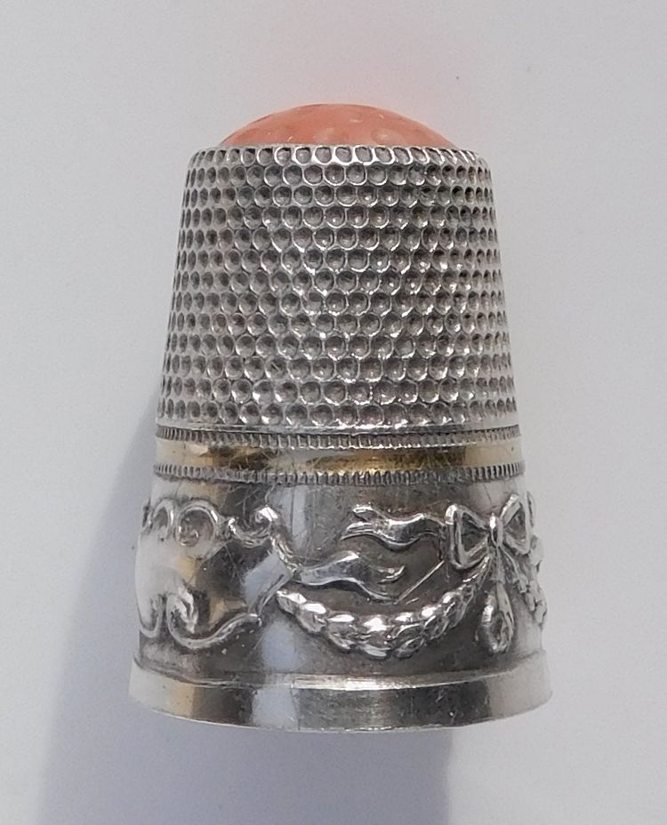 Dé à coudre ancien en argent massif avec calotte en pierre nécessaire couture fin XIXe