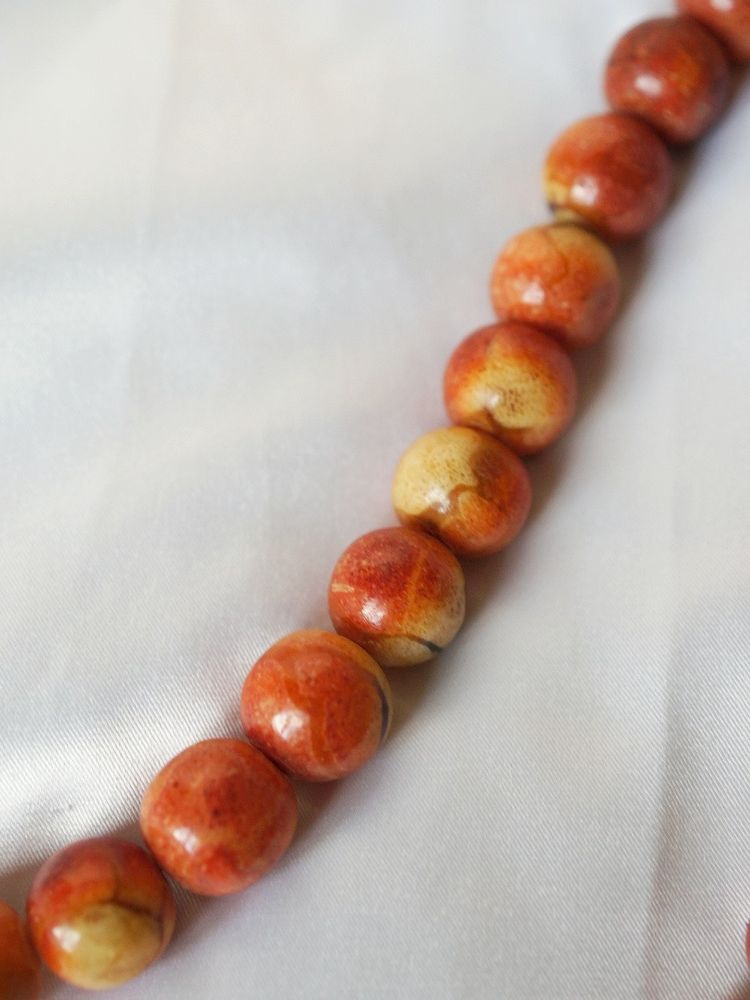 Collana vintage anni '60-'70 in corallo mela o spugna naturale con perline grandi