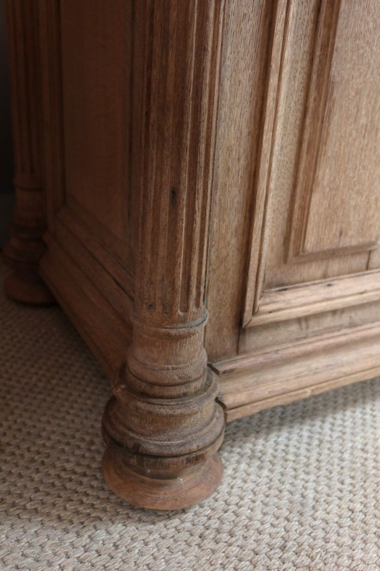 Bancone in rovere e relativo supporto