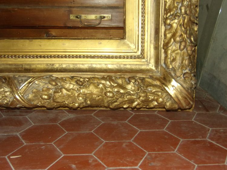 Cornice del XIX secolo in legno dorato.