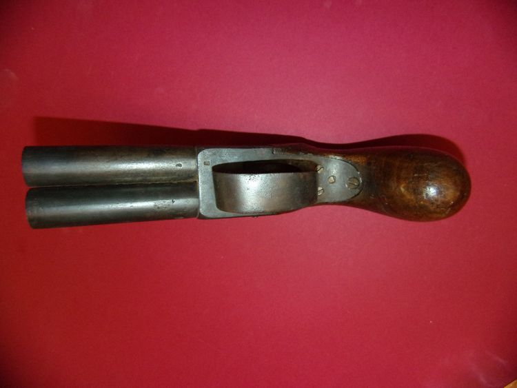 Pistolet percussion à double canon, époque 19ème.