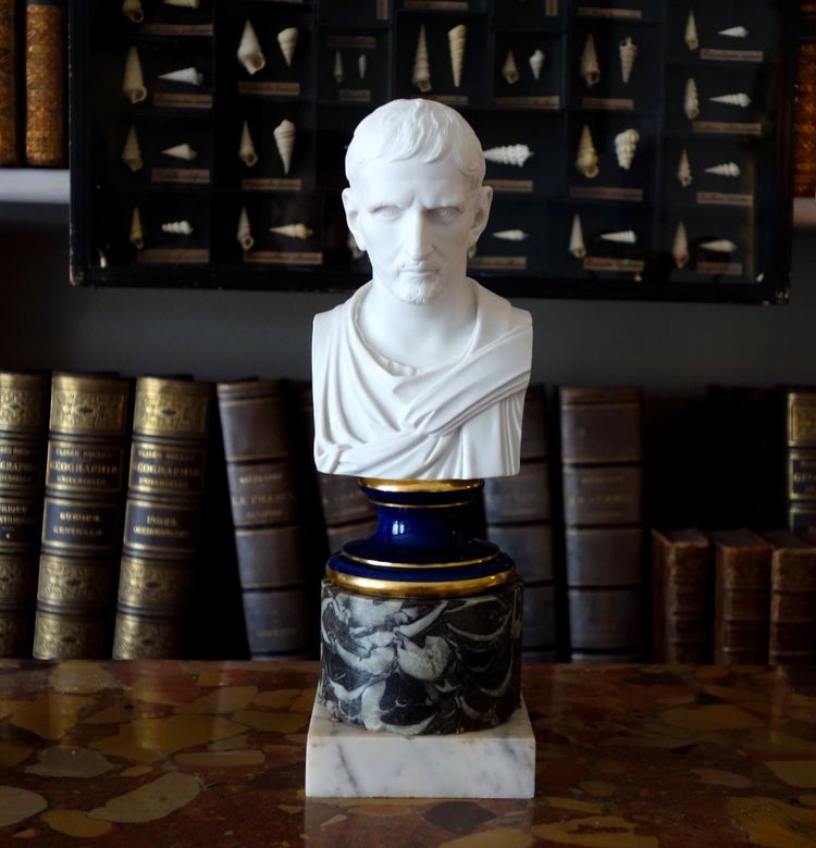 Manufacture Impériale de Sèvres - buste de Brutus en biscuit de Porcelaine - signé et daté 1867