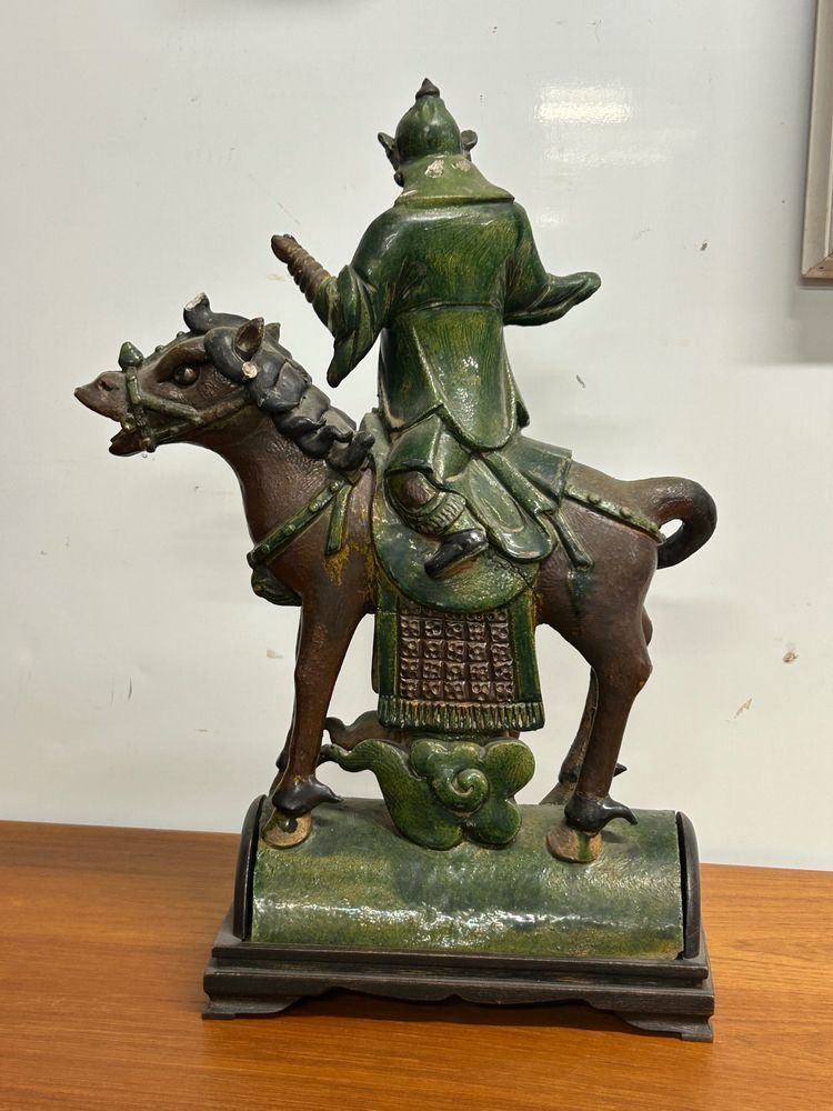 Important South Chinese glazed stoneware ridge tile in the Sancai style, late Qing period, H 47 cm