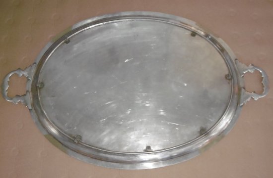 Großes Tablett aus versilbertem Metall XIX.