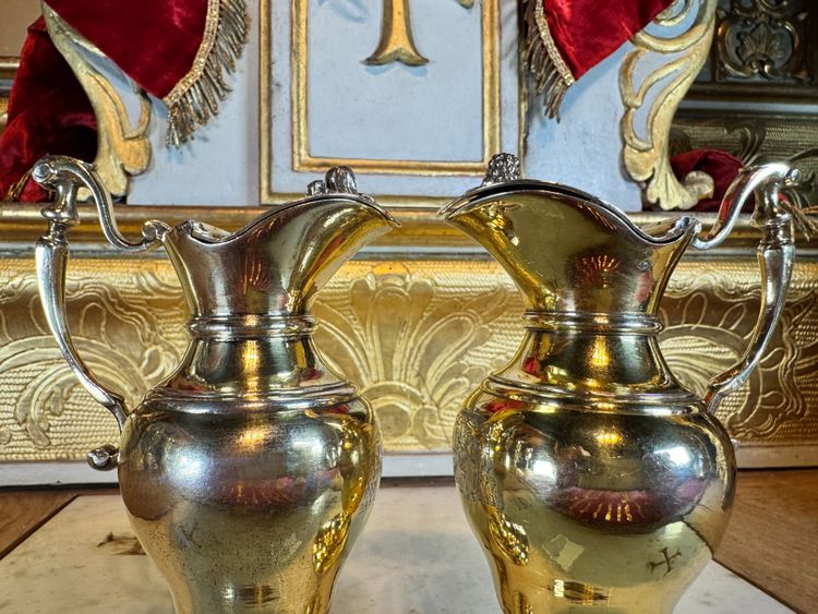 Grande paire de burettes armoriées – XVIIIe 
