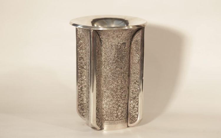 Solid silver vase Vietnamese, 385,5 g