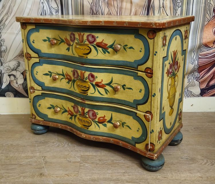 Commode peinte, galbée style Louis XV Vénitien – époque XXeme