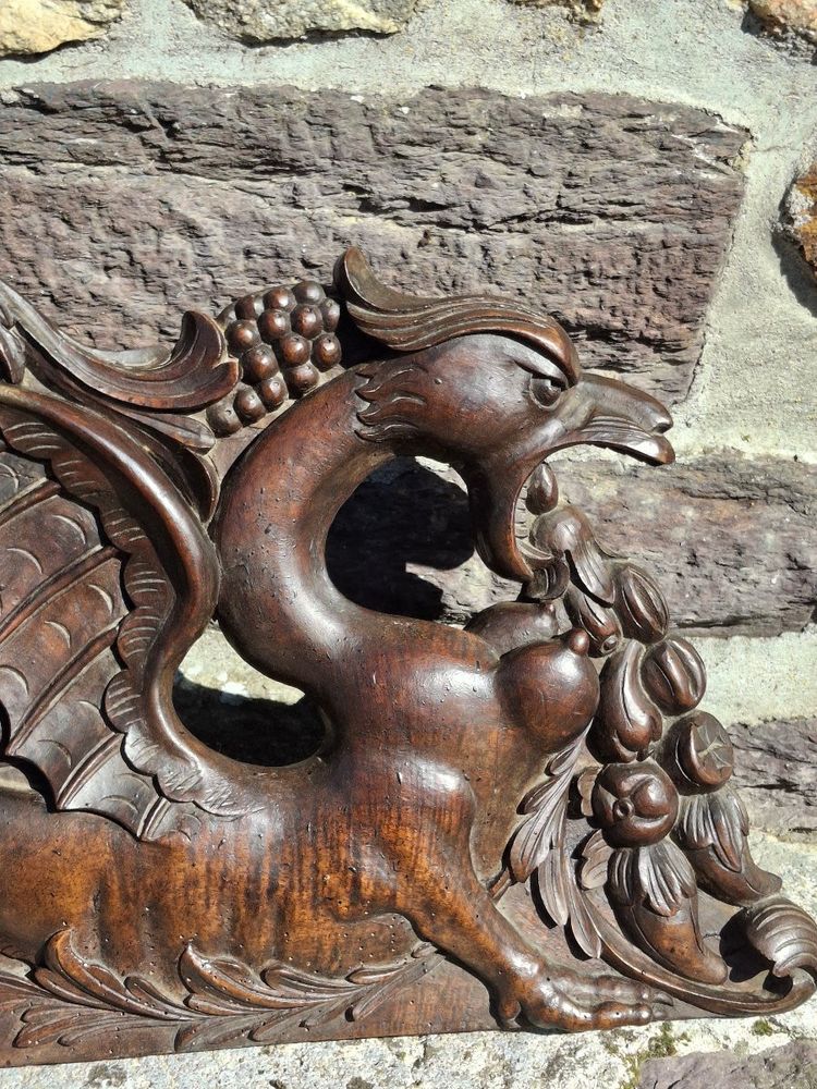 Fronton Neo-Renaissance Bas relief représentant le diable dans le gout de Hugues Sambin