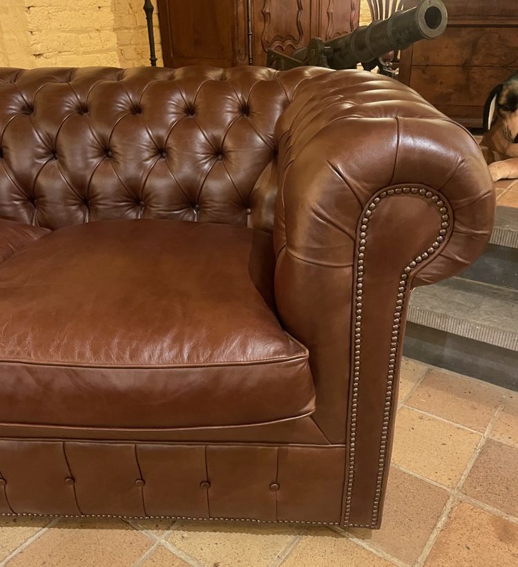Brown Leather 2-seater Chesterfield Sofa