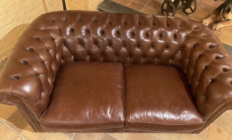 Brown Leather 2-seater Chesterfield Sofa