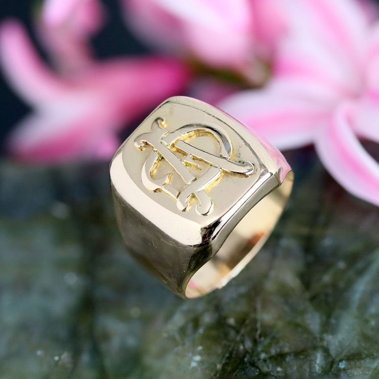 Rotgold-Ring mit AD-Initialen