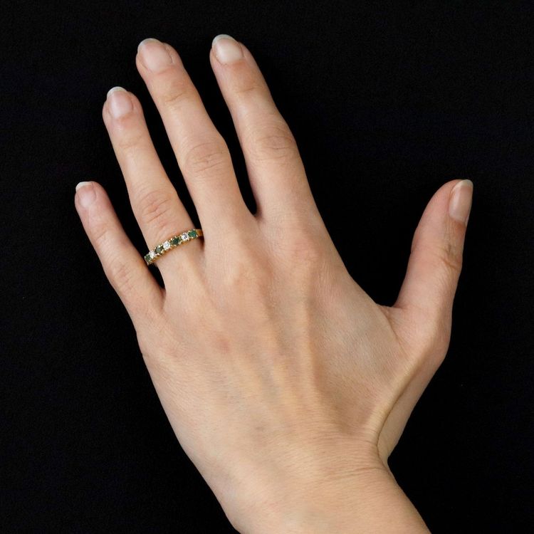 Mezza fede smeraldi diamanti oro giallo