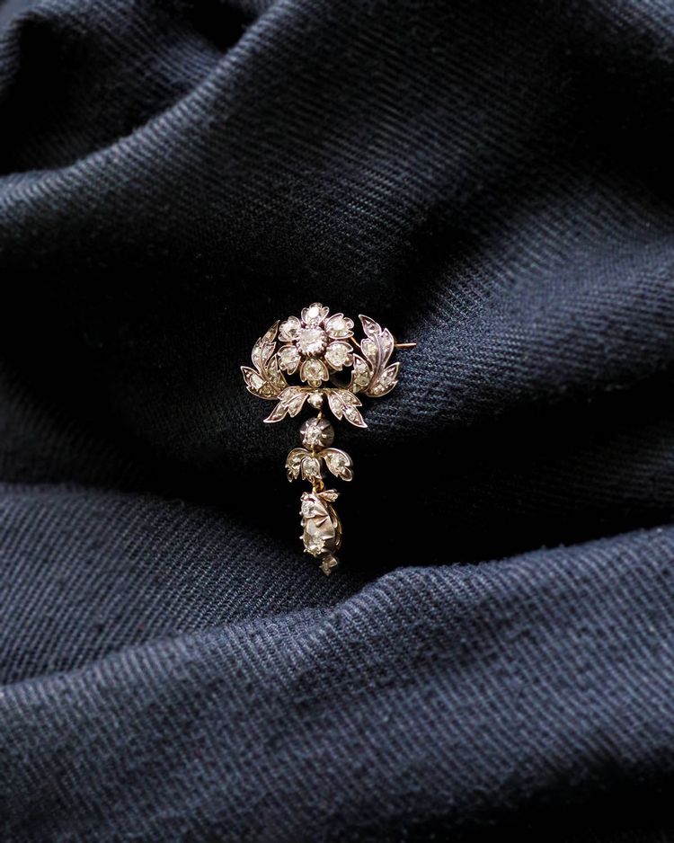 Blumenbrosche mit 3 ct Diamanten oder Miedervorderseite aus 18 Karat Gold und Silber