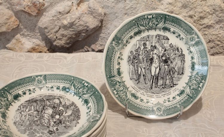 12 piatti parlanti in terracotta di Sarreguemines, Napoléon Bonaparte, metà del XIX secolo
