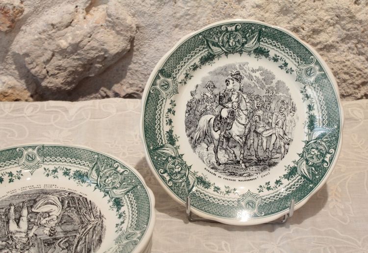 12 piatti parlanti in terracotta di Sarreguemines, Napoléon Bonaparte, metà del XIX secolo