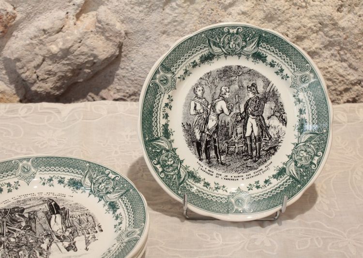 12 piatti parlanti in terracotta di Sarreguemines, Napoléon Bonaparte, metà del XIX secolo