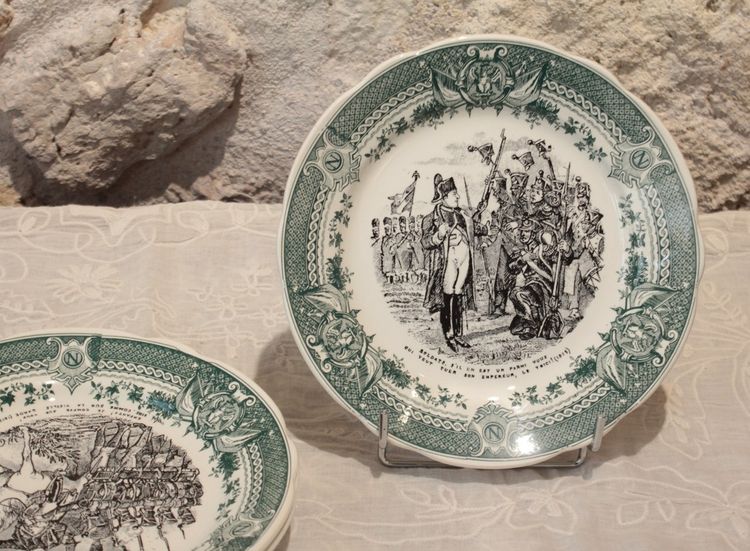 12 piatti parlanti in terracotta di Sarreguemines, Napoléon Bonaparte, metà del XIX secolo