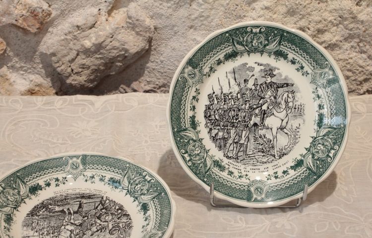 12 piatti parlanti in terracotta di Sarreguemines, Napoléon Bonaparte, metà del XIX secolo