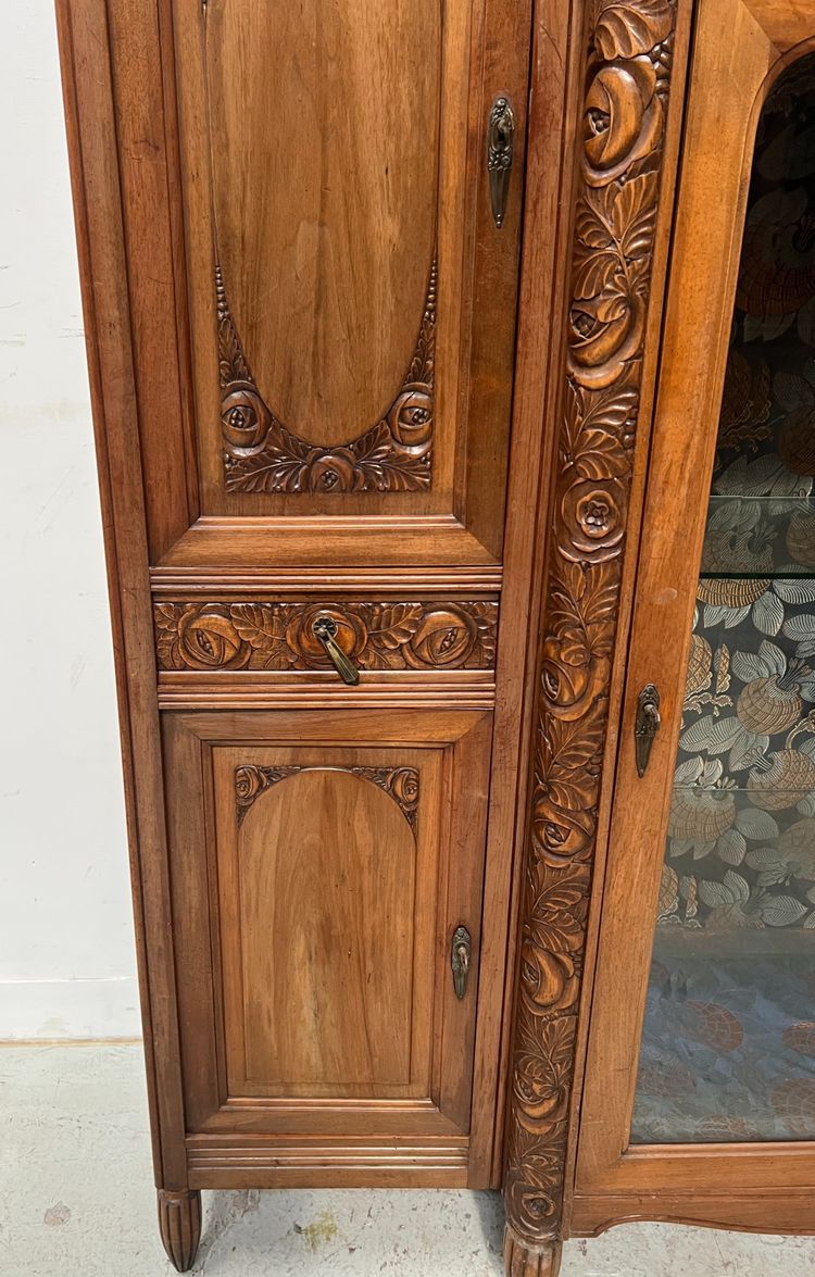 Buffet d'époque Art Déco en noyer massif XX siècle