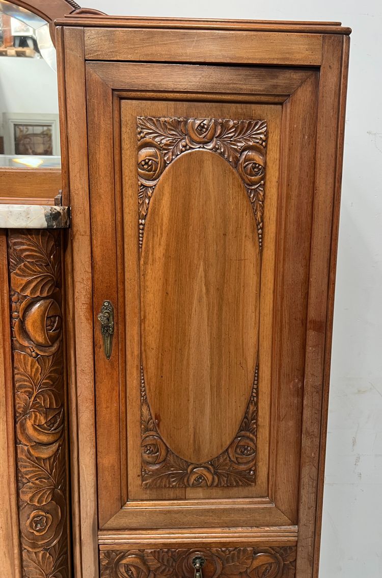 Buffet d'époque Art Déco en noyer massif XX siècle