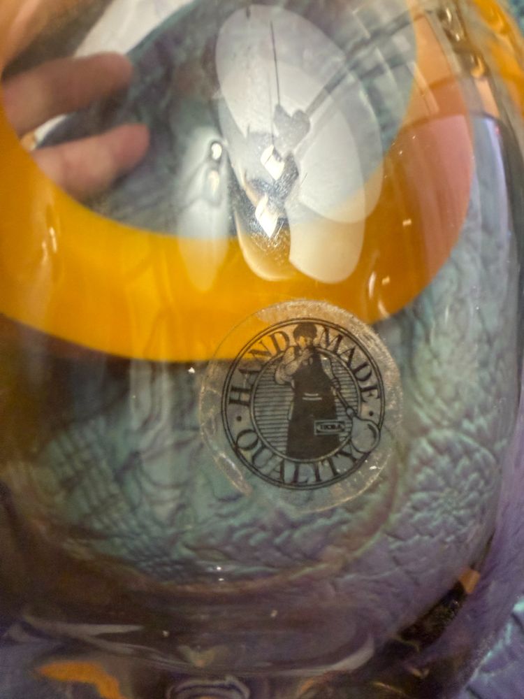 Large blown crystal egg by Rönnquist , Design Bjorn Rönnqvist , Made Hand Quality