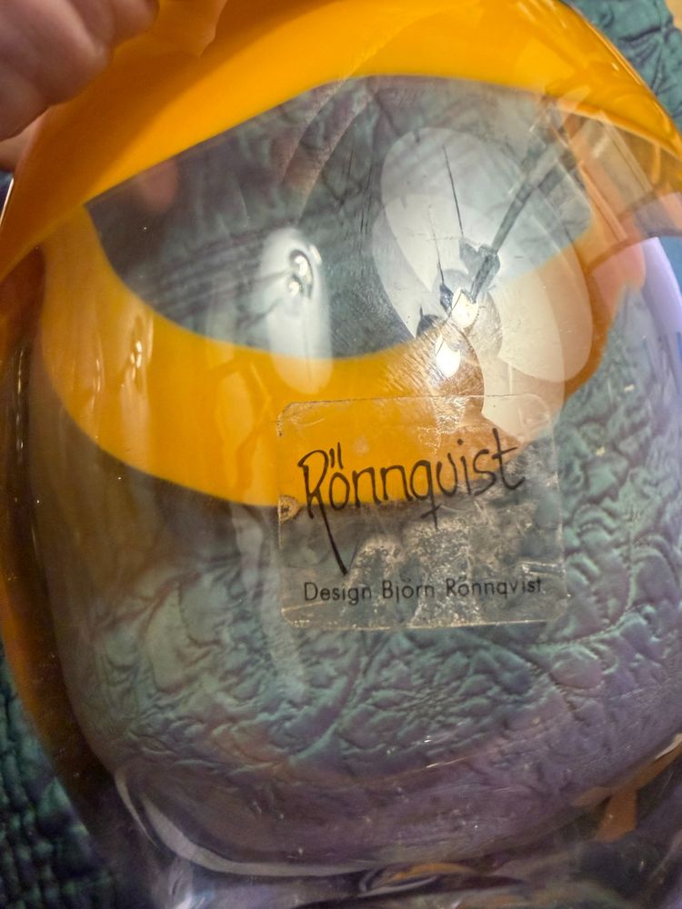 Large blown crystal egg by Rönnquist , Design Bjorn Rönnqvist , Made Hand Quality