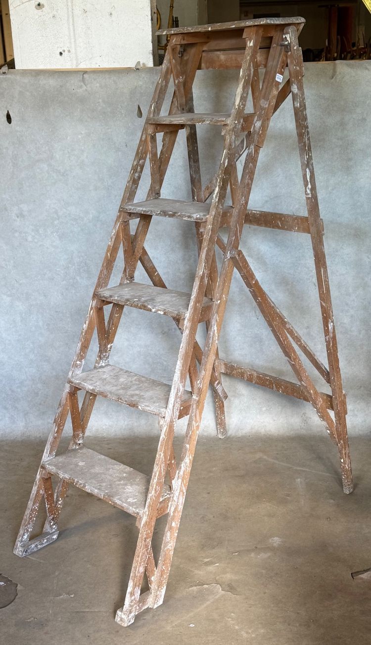 Escabeau bois à restaurer