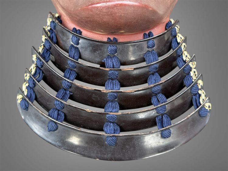 Halbe Samurai-Mempo-Maske – Edo-Zeit (1603–1868).
