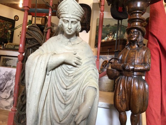 Saint Yves in limestone