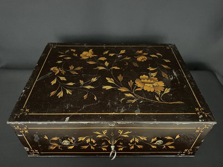 Antique Fichet safe in Paris with double security